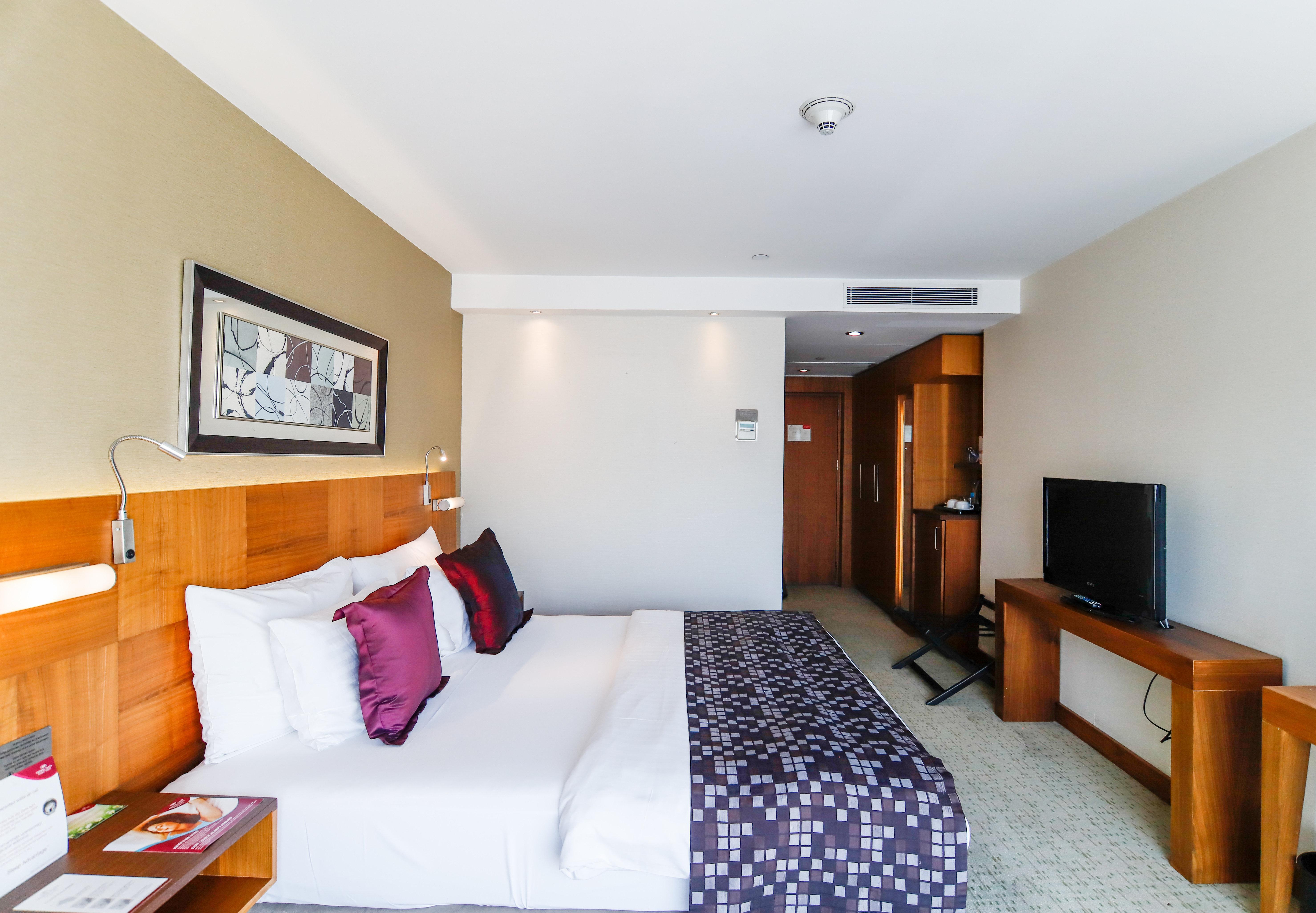 Crowne Plaza Istanbul Harbiye By Ihg Hotel Eksteriør billede A room at the hotel