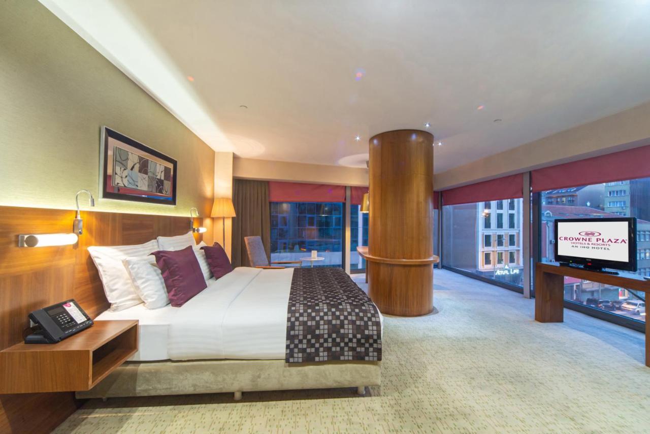 Crowne Plaza Istanbul Harbiye By Ihg Hotel Eksteriør billede Suite at the Hilton London Heathrow